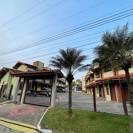 Pe Na Areia Na Praia Das Toninhas - Villagio 24 Porto Feliz Ubatuba Zewnętrze zdjęcie